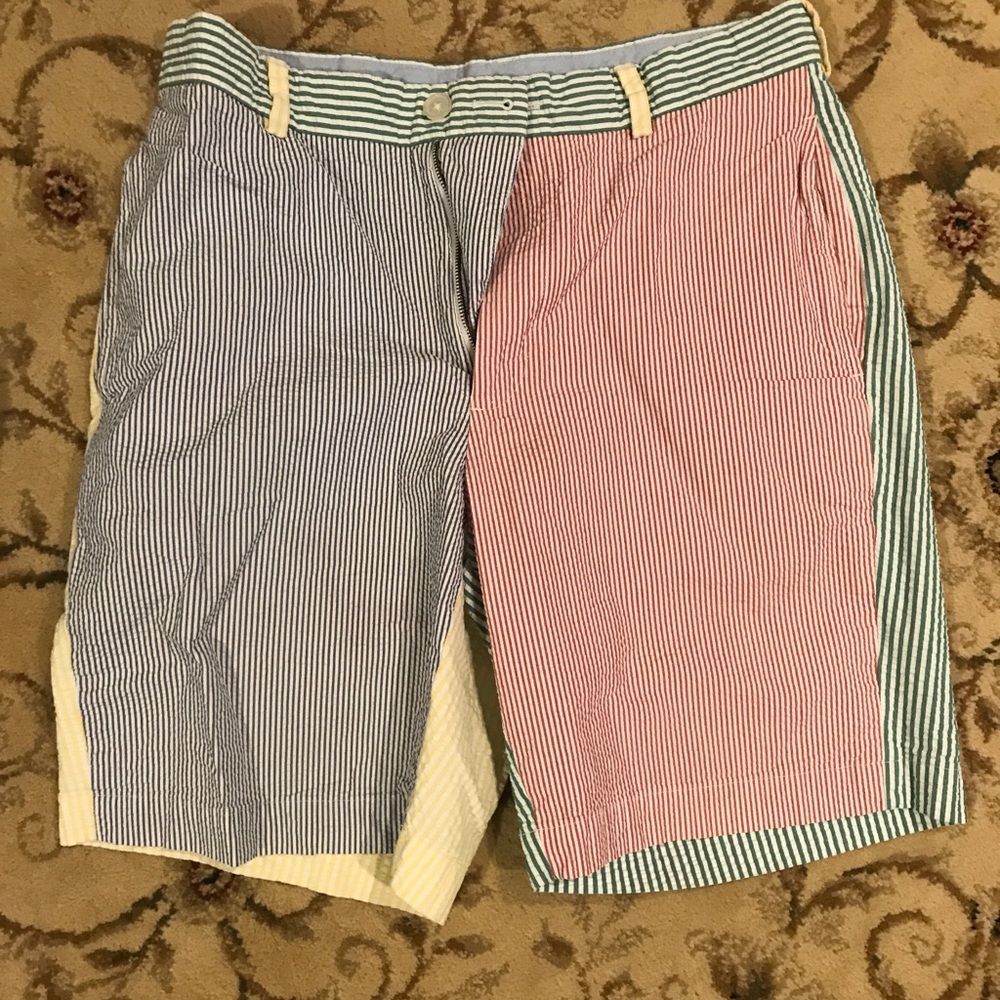 Men’s khaki shorts
